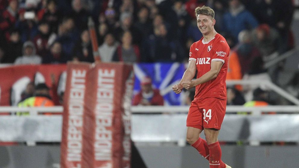 Independiente le ganó a Vélez por 2 a 1 con dos tantos de Matías Giménez, uno tras un penal inventado por Rapallini