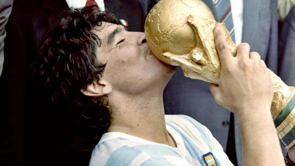 Diego Eterno: los hinchas recuerdan a Maradona a mil días de su fallecimiento