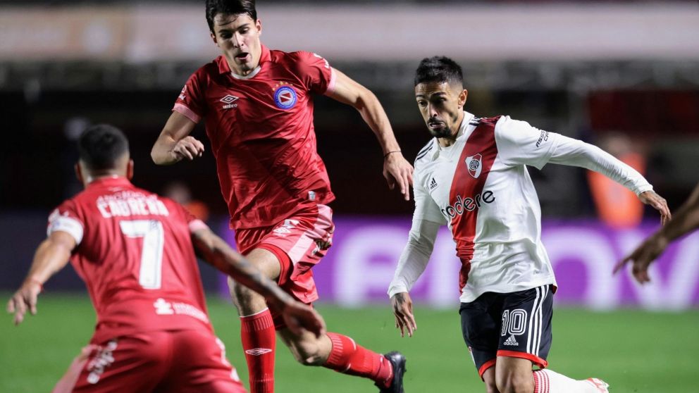 Tras su fallido debut en River, Lanzini compartió un mensaje positivo en sus redes sociales