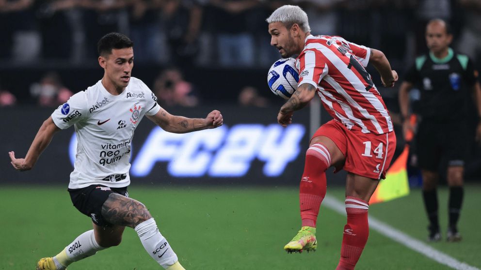 Estudiantes mereció un poco más, pero perdió 1 a 0 en su visita a Corinthians, con la llave abierta para la vuelta en La Plata
