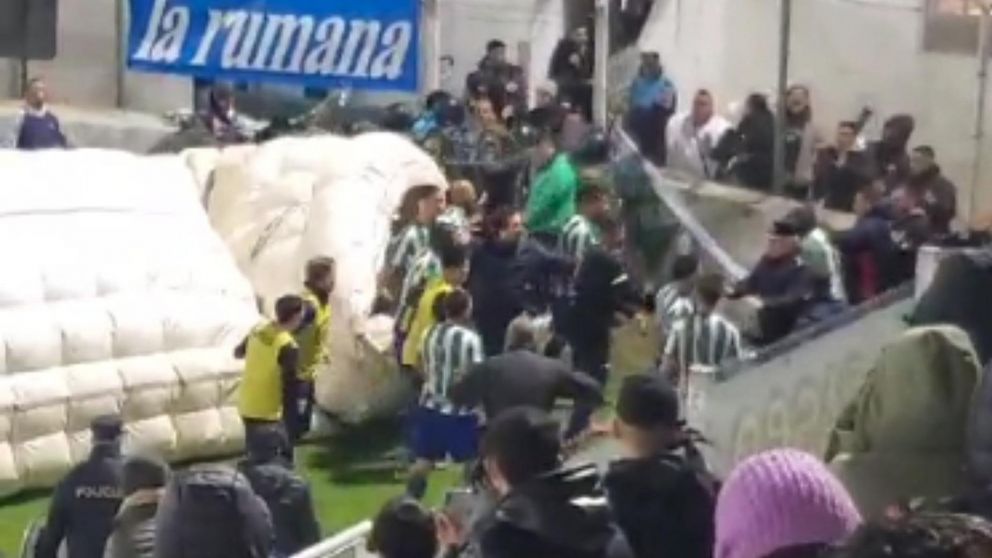 Escándalo en el ascenso: dirigentes de Ituzaingó agredieron a jugadores de San Miguel y recibieron una fuerte sanción