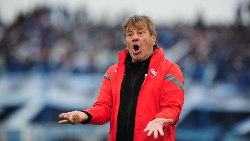 Ricardo Zielinski pegó el portazo y renunció como técnico de Independiente