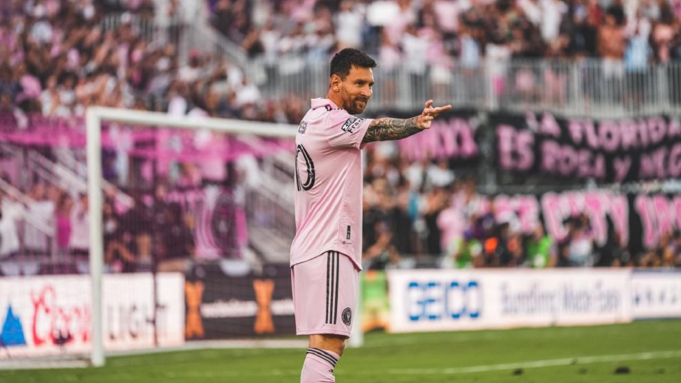 Messi fue nominado por la UEFA como mejor jugador de la temporada y competirá con dos campeones de Champions League