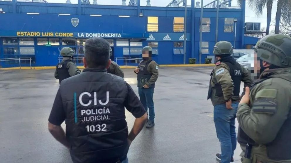 Sorpresa en Boca: allanamiento en el club por supuesta venta y reventa de entradas falsas