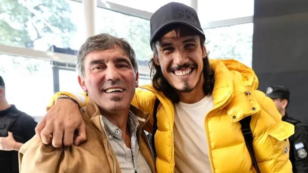 Manteca Mart�nez le hizo una tajante advertencia a Edinson Cavani sobre el mundo Boca: qu� le dijo