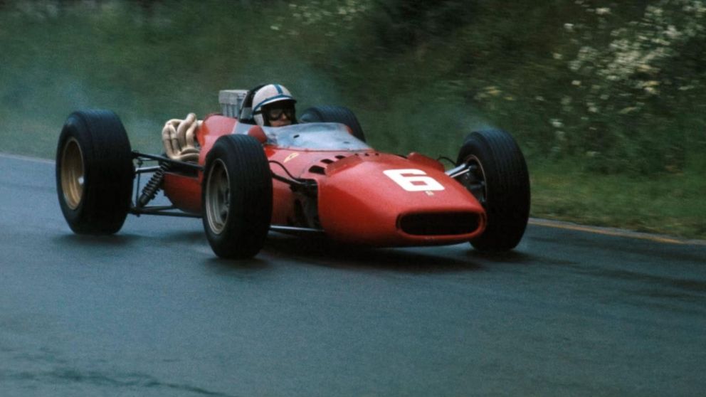 John Surtees, el único piloto en la historia en consagrarse campeón de la Fórmula 1 y Motociclismo