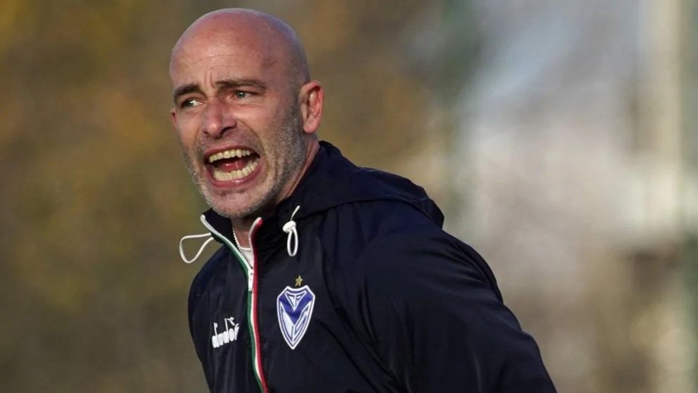 Vélez se reforzaría con jugadores de River para evitar el descenso: de quiénes se trata