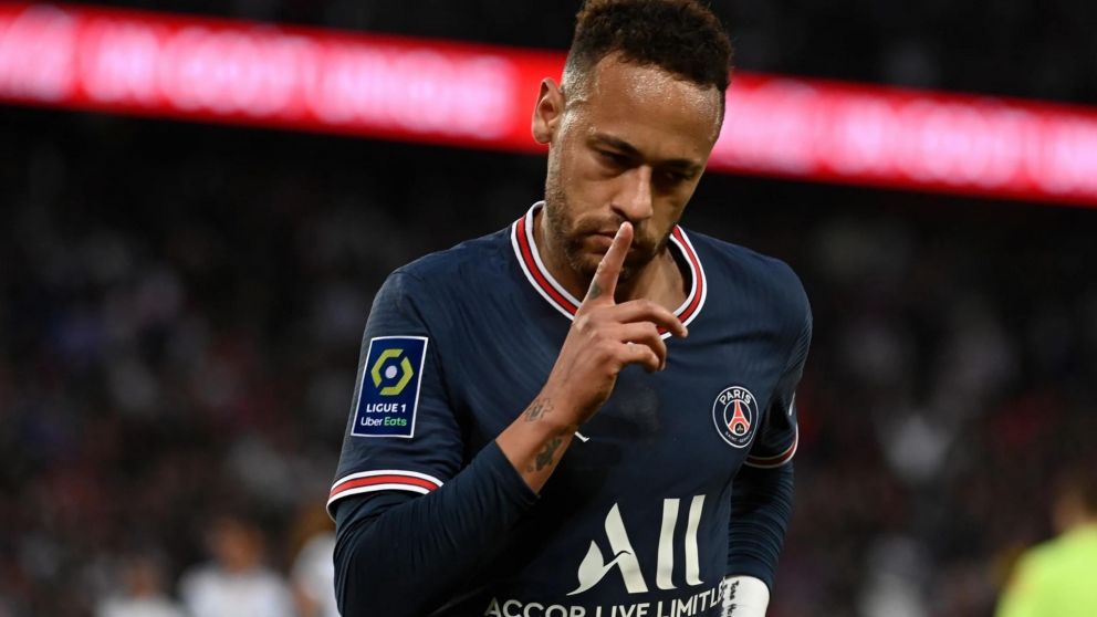 Neymar se le plantó al PSG y pide irse