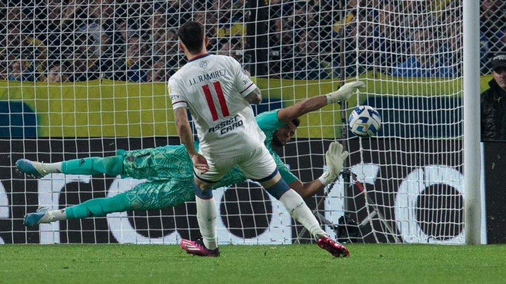 Boca le gan� a Nacional por penales y clasific� a cuartos de final de la Copa Libertadores