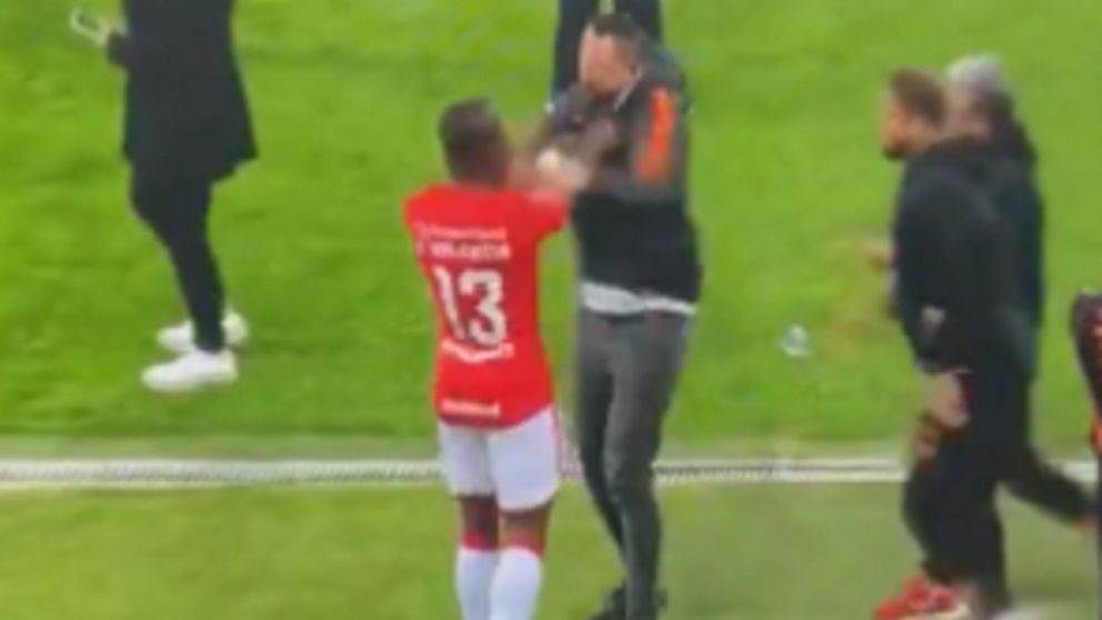 Escándalo en Inter de Porto Alegre antes del duelo con River: un jugador empujó al manager y los tuvieron que separar