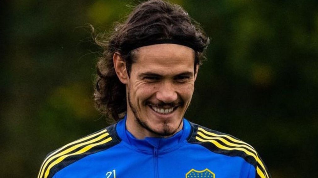 Edinson Cavani convirti� un tremendo golazo en la pr�ctica de Boca y se hizo viral en las redes