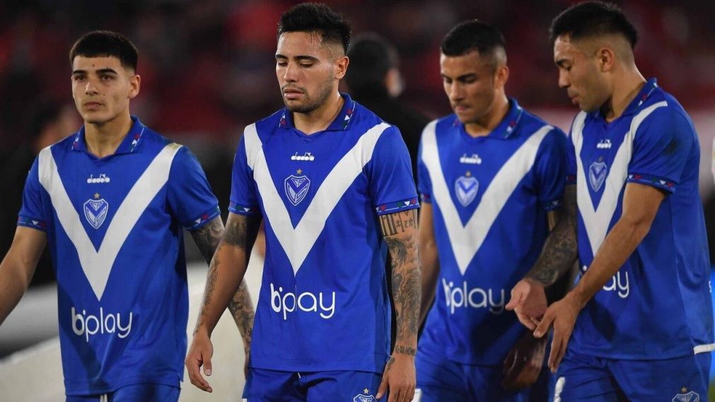La barra de V�lez apret� a los jugadores y hay juveniles que querr�an dejar la instituci�n