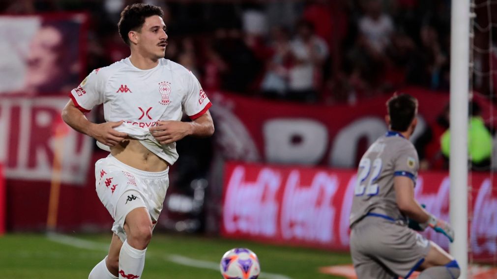 Huracán le ganó un partido clave a Vélez y sueña con la permanencia