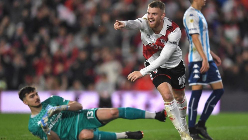 River fue mucho más que Racing y se quedó con el clásico: tremenda muestra de superioridad del campeón