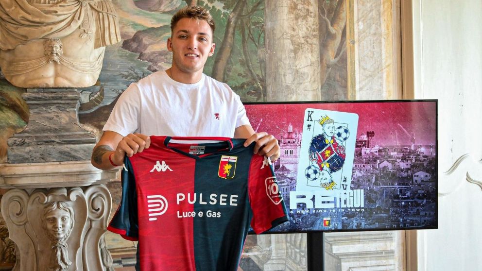 Mateo Retegui firmó su contrato con Genoa y fue presentado como un rey