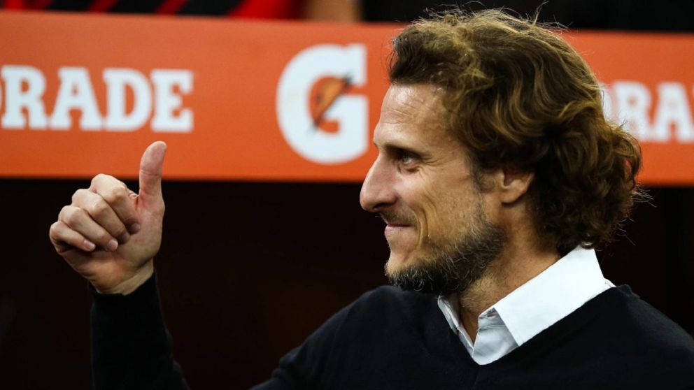 Forlán se refirió a la posible llegada de Cavani a Boca y fue tajante: “Sería…”