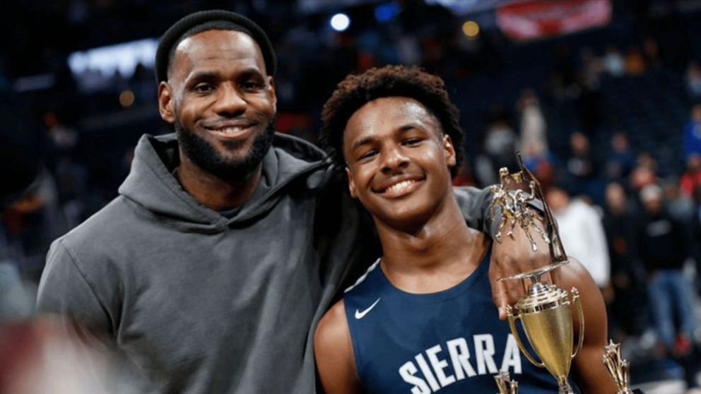 Bronny, el hijo de LeBron James, sufrió un paro cardíaco mientras entrenaba: cuál es su estado de salud