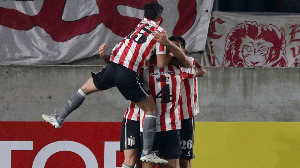 Estudiantes de La Plata arrolló a Barcelona de Guayaquil y se metió en octavos de final de la Copa Sudamericana