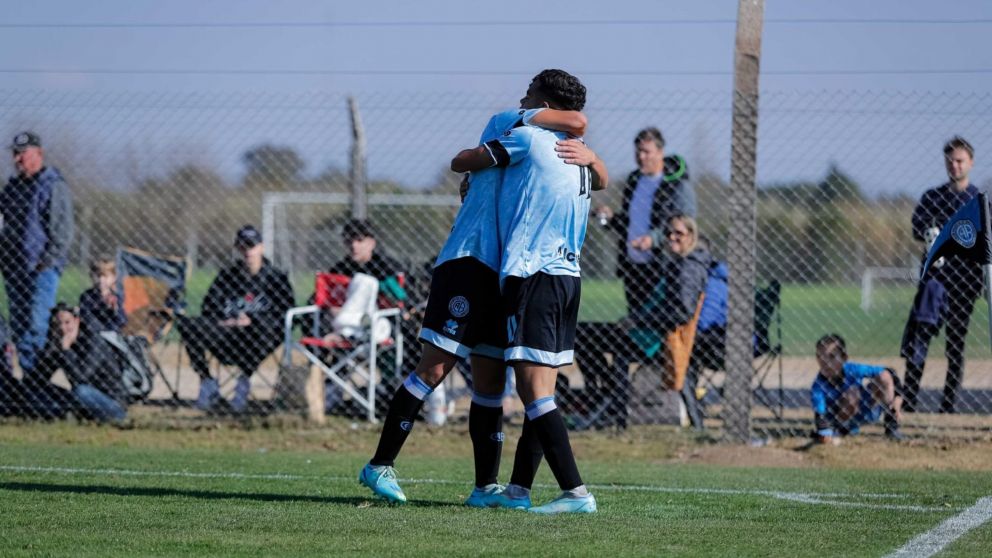 ¡Increíble!: los pibes de la Quinta división de Belgrano recrearon el gol de Di María en la final de Qatar 2022