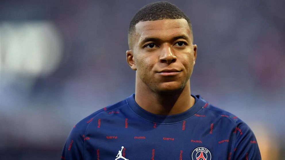 Mbappé versión Terminator provoca al Parque de los Príncipes: "Jugar en el PSG no ayuda"