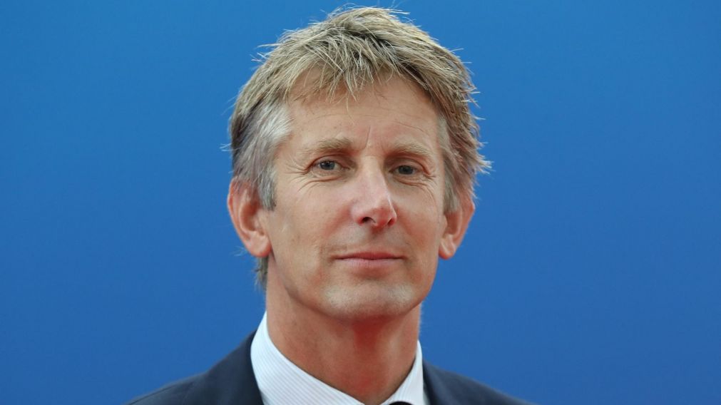 Edwin Van der Sar sufrió una hemorragia cerebral y está en terapia intensiva