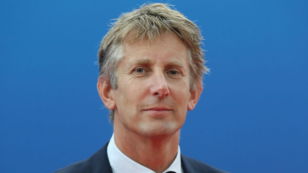 Edwin Van der Sar sufrió una hemorragia cerebral y está en terapia intensiva