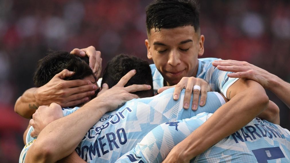 Racing lo destrozó a Colón: tres goles en el PT y uno sobre el final