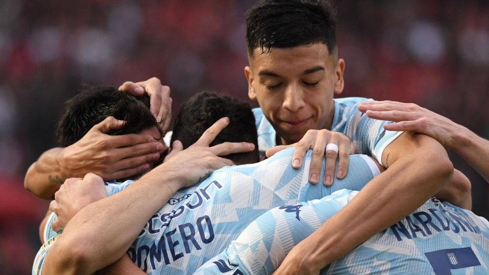 Racing lo destrozó a Colón: tres goles en el PT y uno sobre el final
