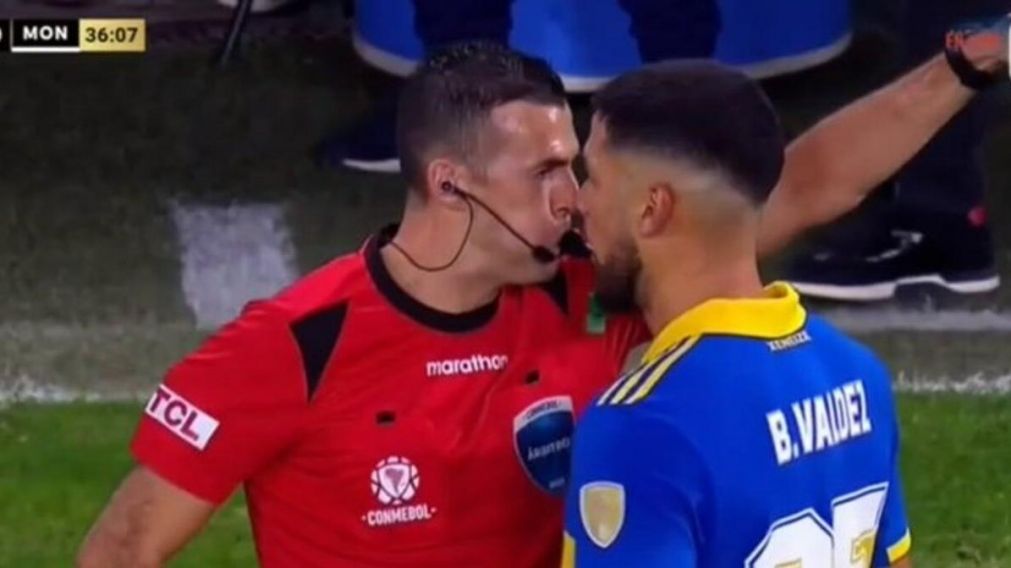 Boca en la Copa Libertadores: La reacción de Riquelme ante la insólita expulsión de Bruno Valdez