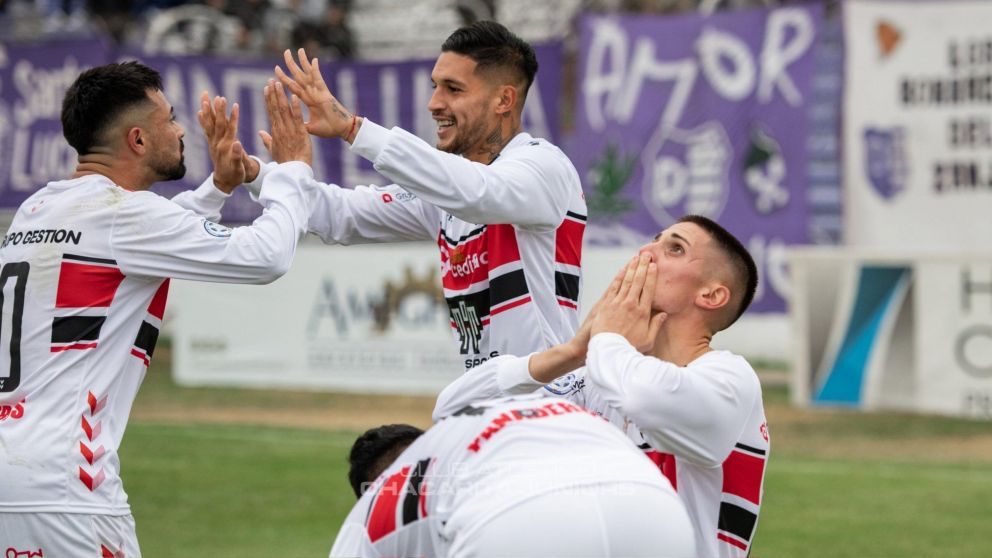 Primera Nacional: Chacarita le ganó sobre el final a Villa Dálmine y sigue en la pelea en la zona B