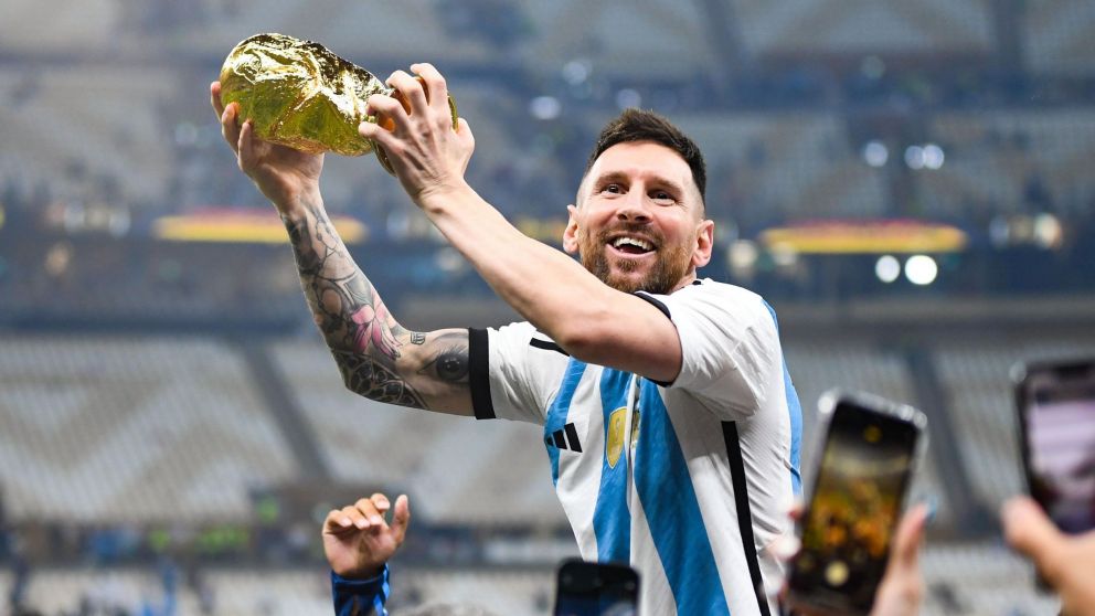 Messi festeja su cumpleaños 36: foto romántica con Antonela Roccuzzo y saludos de todo el mundo