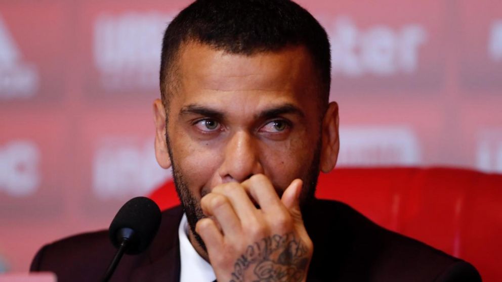 Dani Alves rompió el silencio desde la cárcel: la infidelidad, el abuso y el perdón