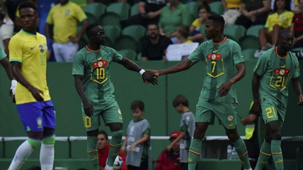¡Sorpresa!: Senegal, de la mano de Mané, goleó a Brasil, que espera la llegada de Ancelotti