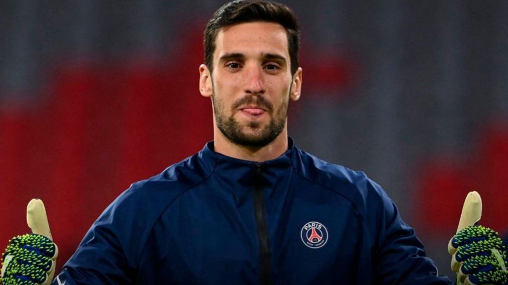 Sergio Rico, arquero del PSG, salió del coma y se comunica con gestos tras el grave accidente