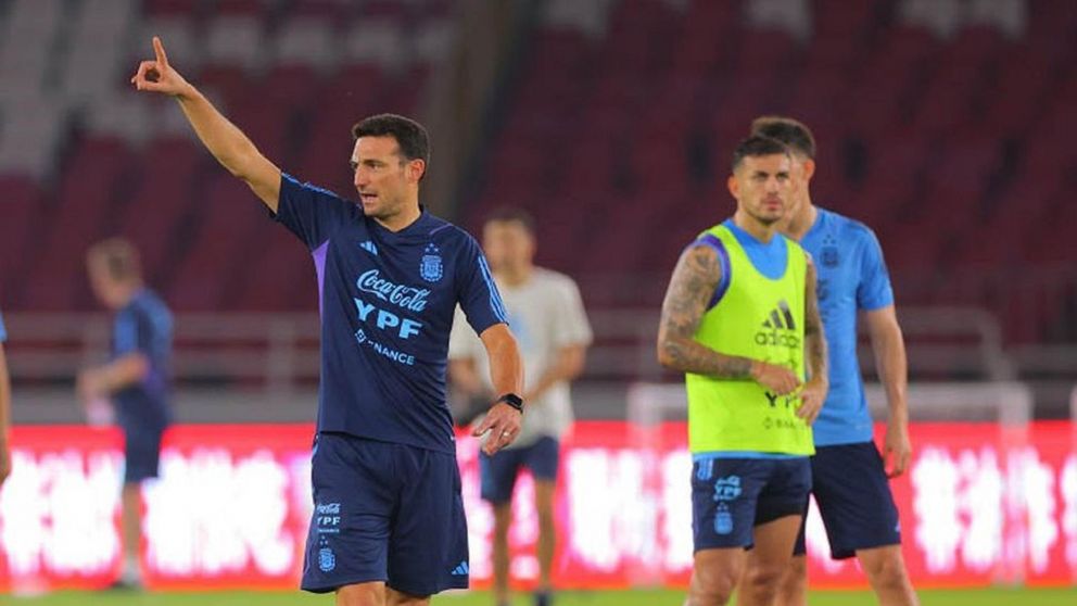 La Selección Argentina enfrenta a Indonesia: qué jugador podría reaparecer después de casi 500 días
