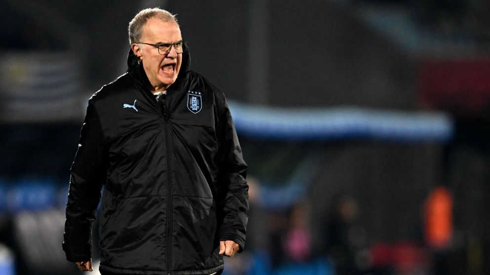 Bielsa debutó como DT de Uruguay con una goleada ante Nicaragua