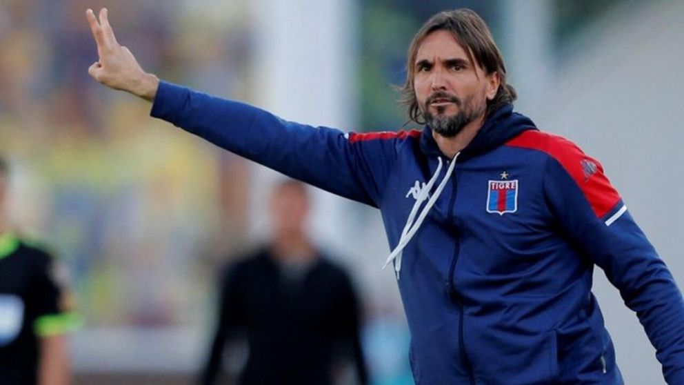 Tigre: Diego Martínez podría dejar su puesto de entrenador