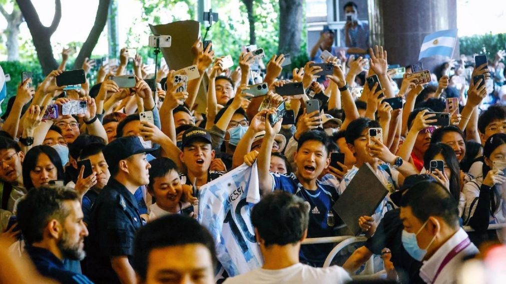 La Selección Argentina revolucionó China y el hotel se desbordó de fanáticos
