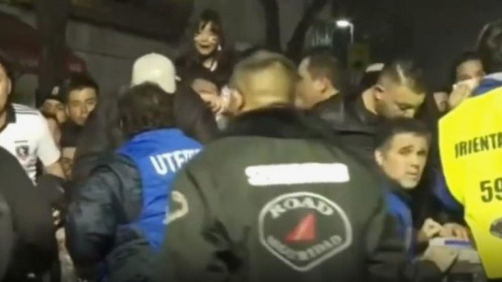 ¡Copa Libertadores caliente! Hinchas de Colo Colo provocan incidentes en el ingreso a la Bombonera