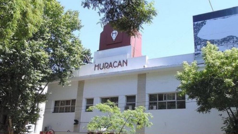 ¡Arde Huracán!: Hinchas enojados se convocan para reclamar por el preocupante presente deportivo