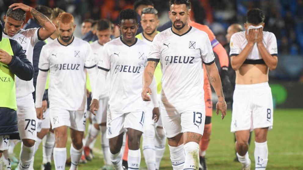 Independiente y la misma historia de siempre: perdió ante Godoy Cruz y se acerca con mucho peligro al descenso