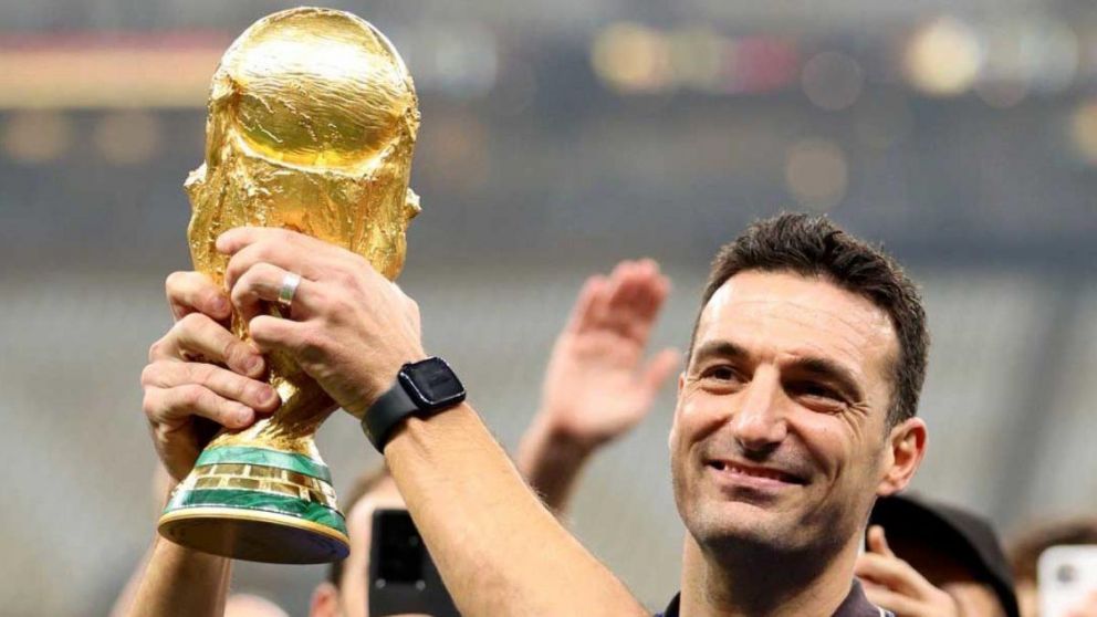 Lionel Scaloni es crack: mirá el gesto que tuvo el DT de la Selección Argentina con una señora mayor