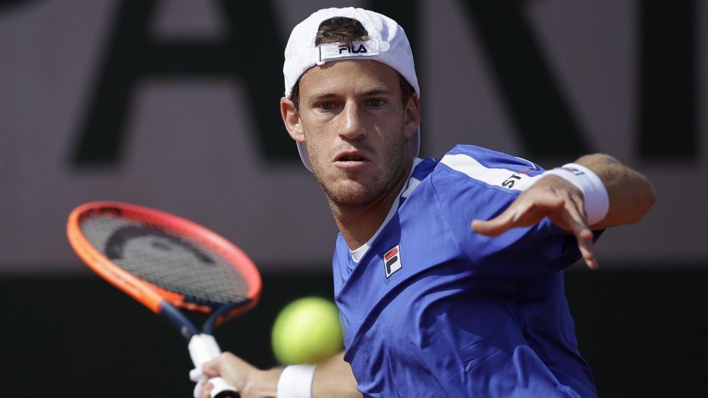 Peque Schwartzman no pudo ante Tsitsipas y quedó afuera de Roland Garros