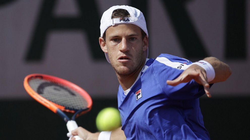 El Peque Schwartzman avanza en Roland Garros