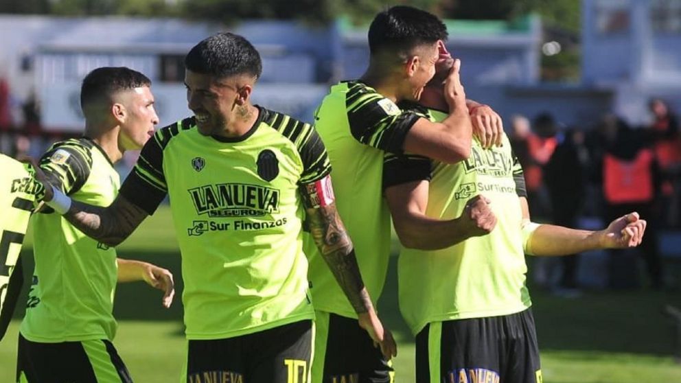 Barracas Central derrotó a San Lorenzo y le dio una manito a River