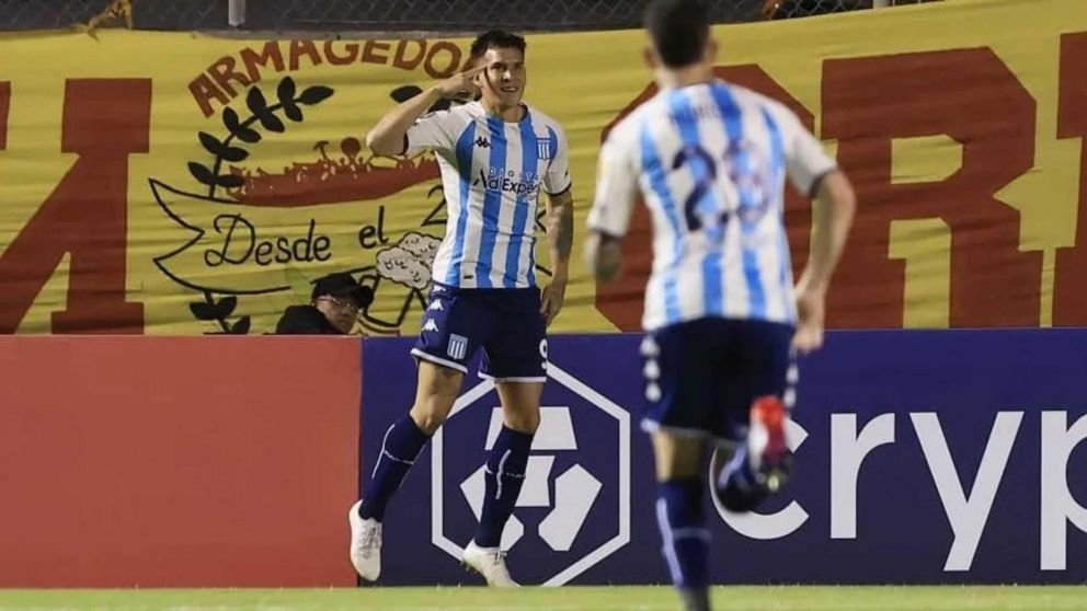 Racing derrotó a Aucas en la altura y sigue invicto en la Copa Libertadores