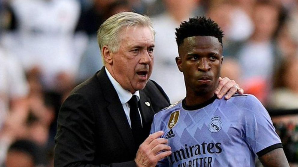 Carlo Ancelotti apoy� a Vinicius ante los c�nticos racistas y acus� a LaLiga