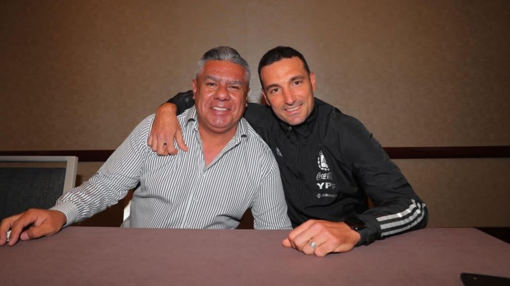 El saludo de Chiqui Tapia a Scaloni por su cumpleaños