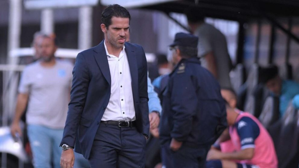 Racing, en caída libre: Gago sigue en su cargo y se enoja con un periodista ante la consulta sobre su futuro