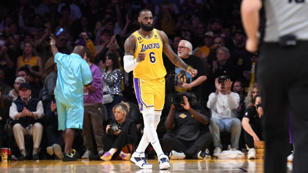 NBA: Los Lakers de LeBron James humillan a los Warriors de Curry y eliminan a los vigentes campeones